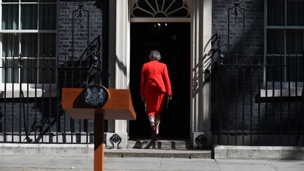 End of May. Андрей Остальский о том, почему британцы еще пожалеют об отставке премьера