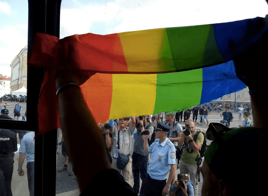 На акции «Санкт-Петербург Прайд» задержали около 30 ЛГБТ-активистов