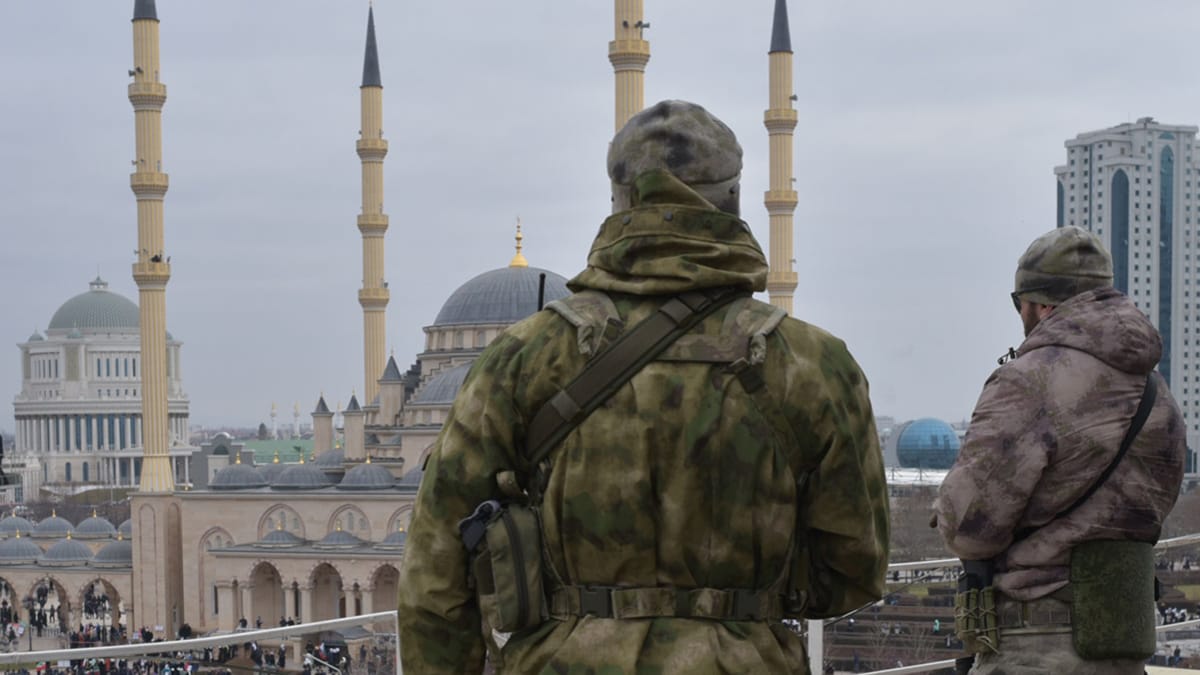 В Чечне задержали родственников бывшего сотрудника полка Кадырова, который раскрыл имена участников внесудебных казней