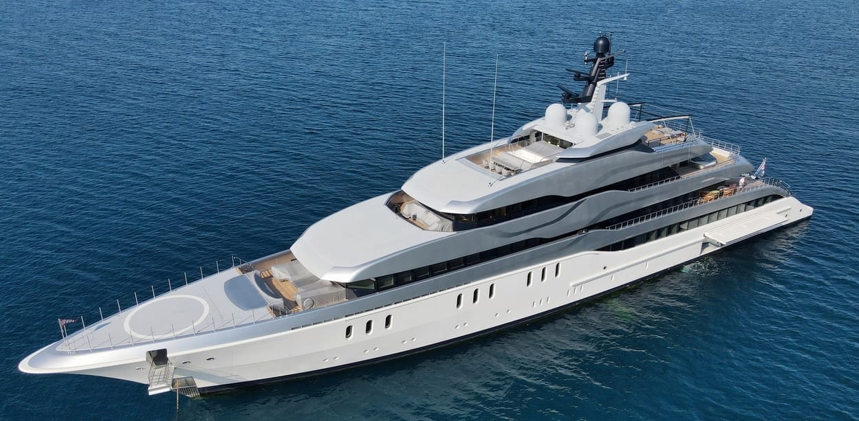 СМИ: в Испании арестована яхта миллиардера Вексельберга