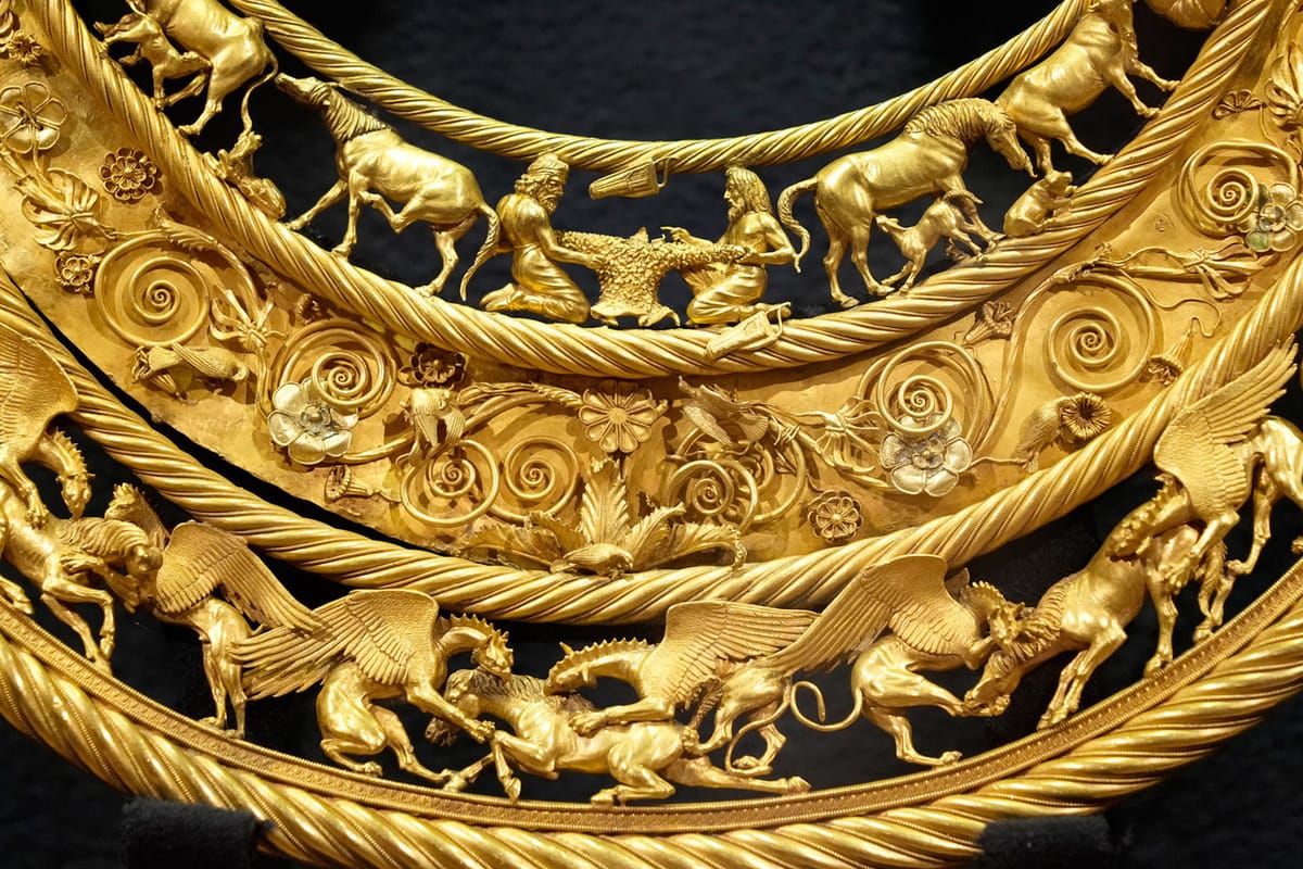 Ученые обнаружили закономерность в кражах ценностей Украины Россией. Больше всего ее интересует скифское золото — The Guardian