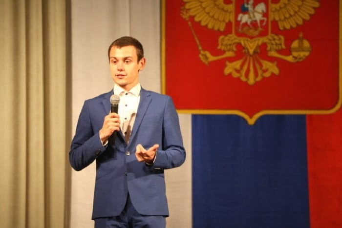 В Тихвине замруководителя отделения «Молодой гвардии Единой России» задержали за торговлю наркотиками