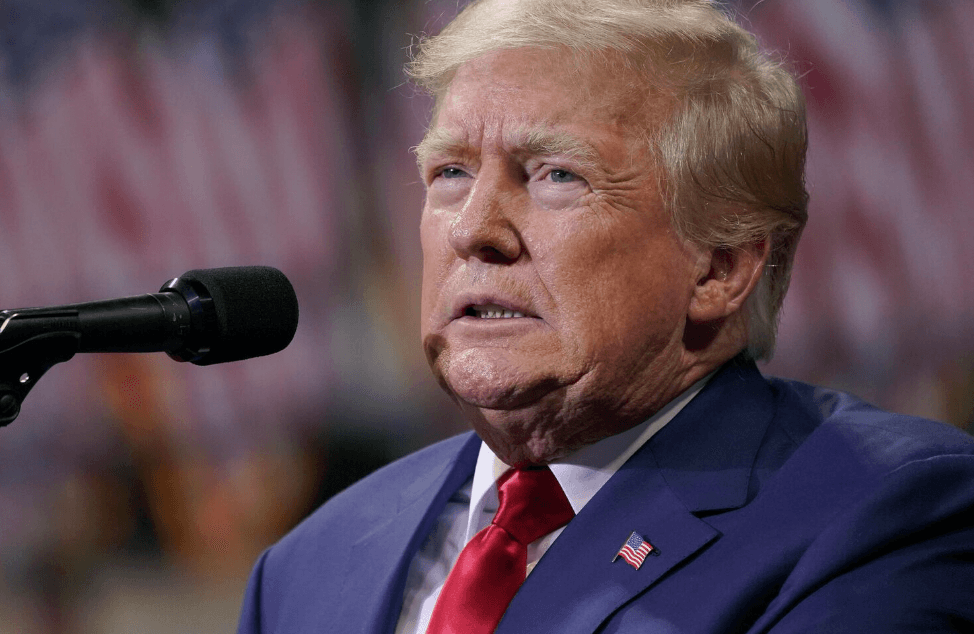 Трампу предъявили обвинение по делу о выплате порноактрисе $130 тысяч за молчание, теперь его могут арестовать