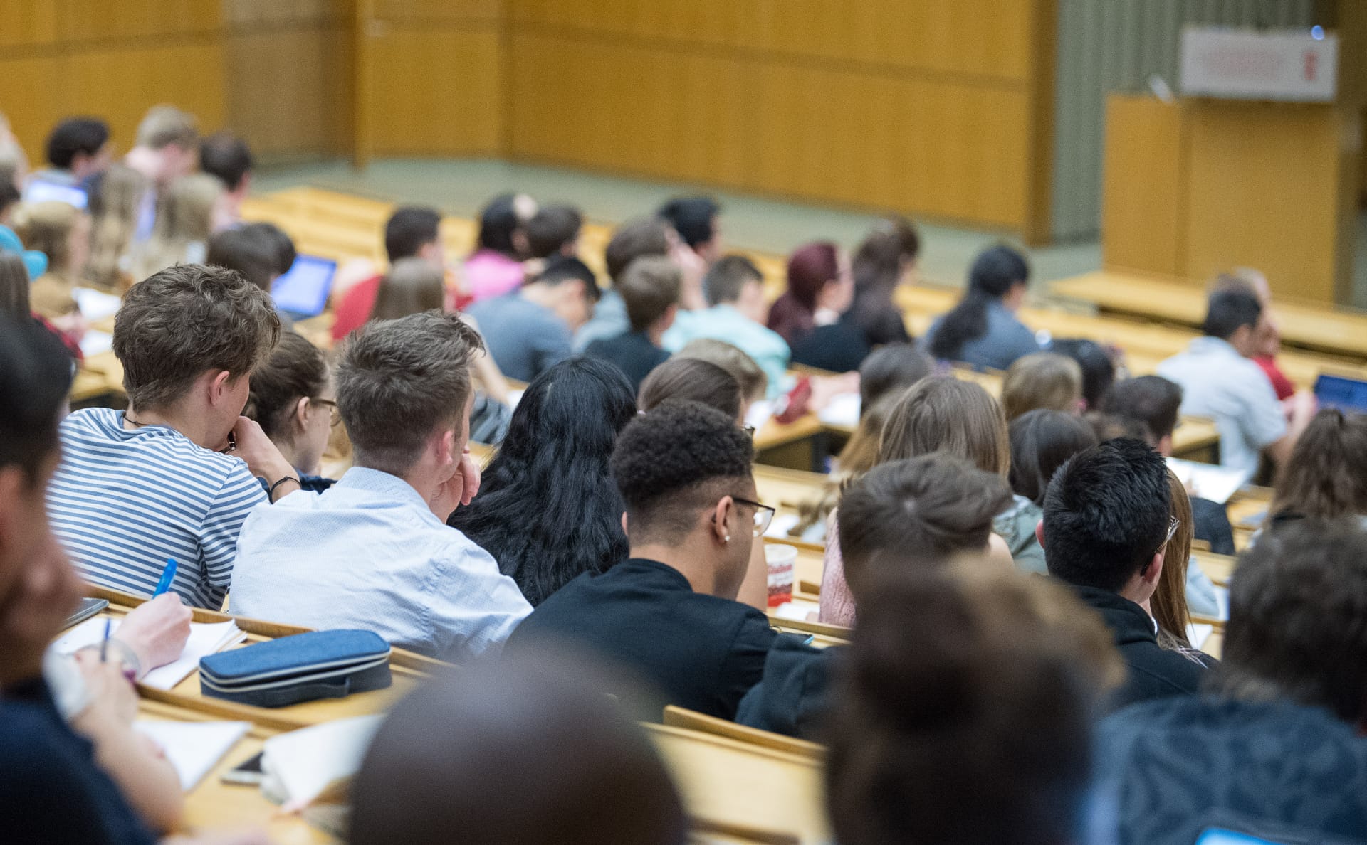 В российских вузах будут учить противодействию терроризму и экстремизму. Правительство приказало создать новую дисциплину