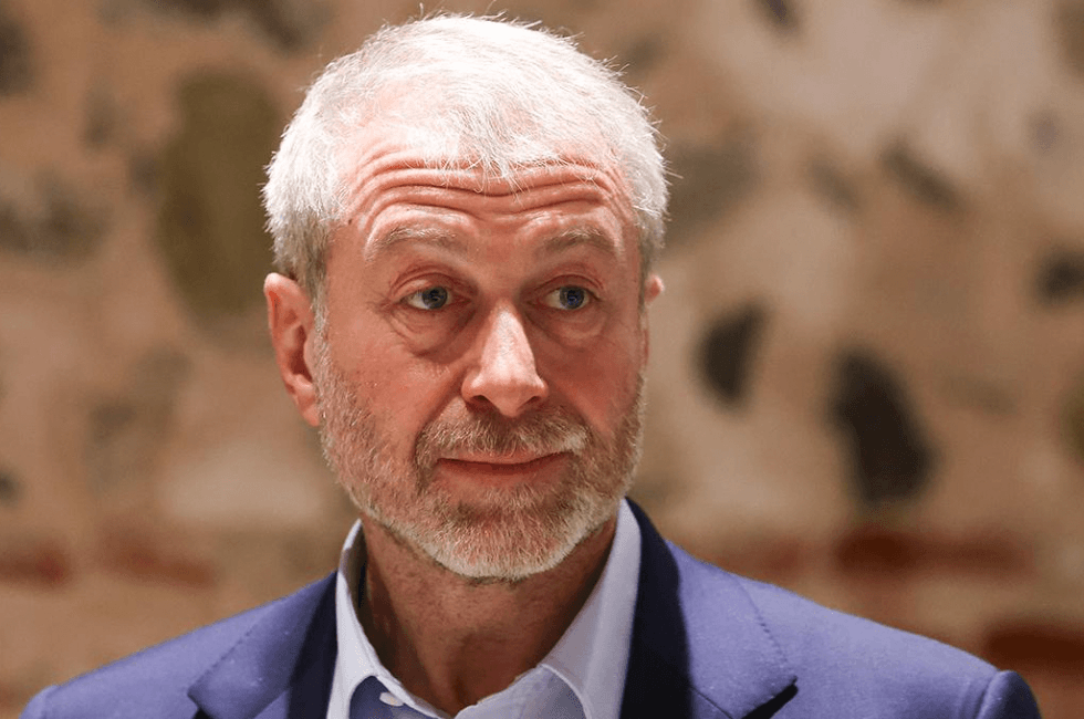 Британия заморозила отправленные Абрамовичем $2,9 млрд пострадавшим от войны в Украине — Bloomberg