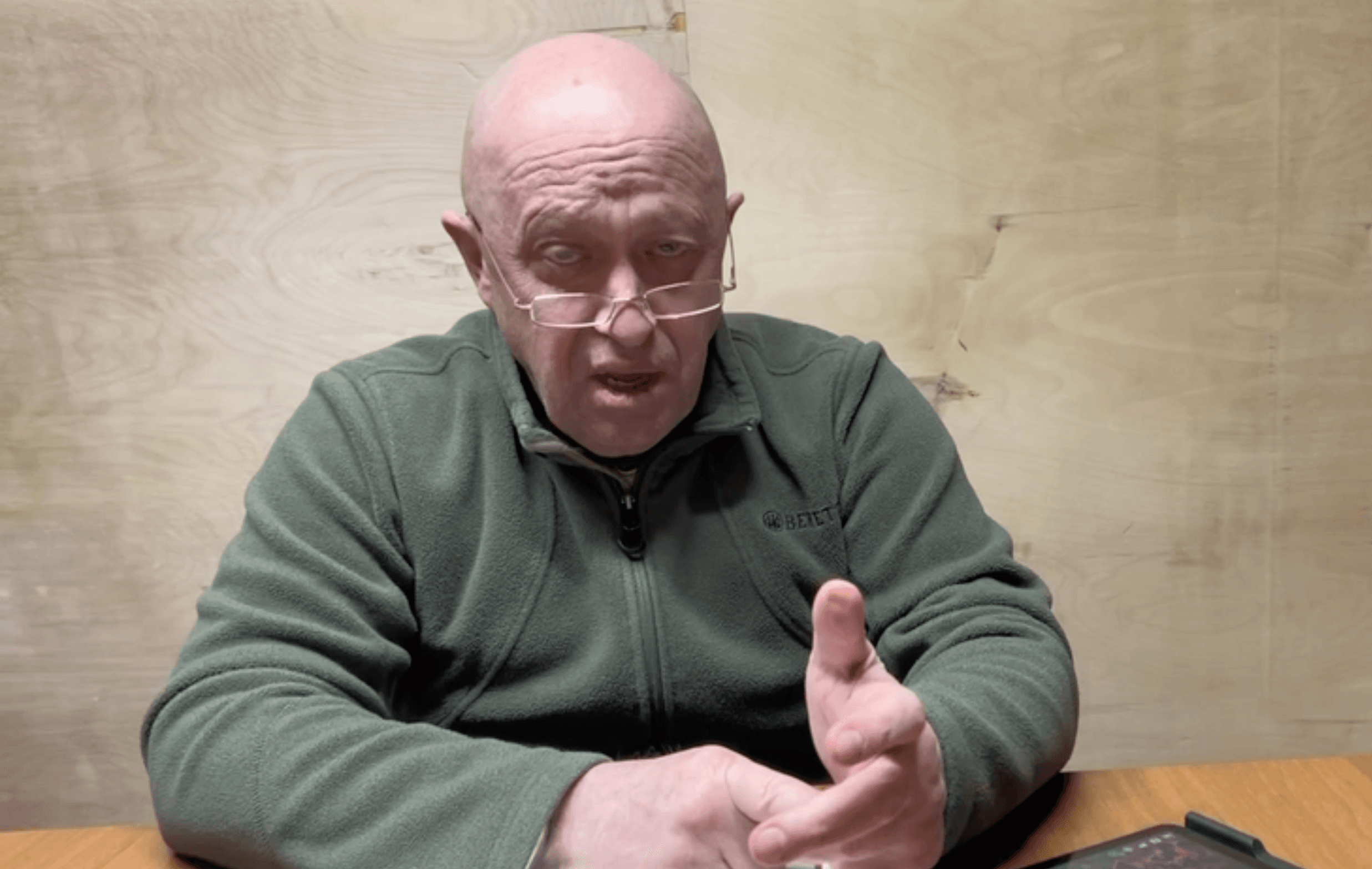 Пригожин обвинил российских военных в бегстве из-под Бахмута и предупредил о «глобальной трагедии» для России