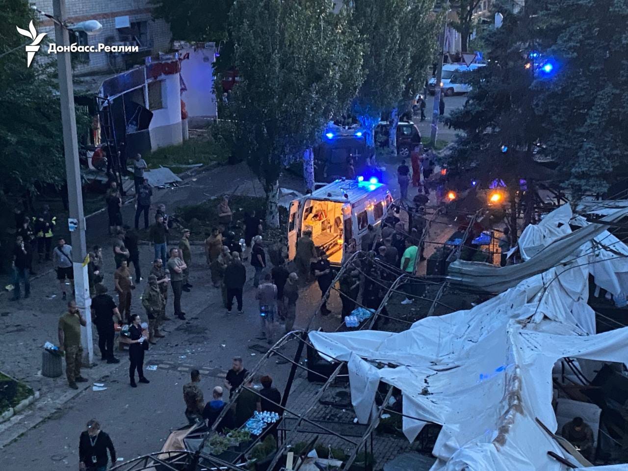 Четыре человека погибли в результате ракетного удара по Краматорску. Число раненых превысило 40 человек