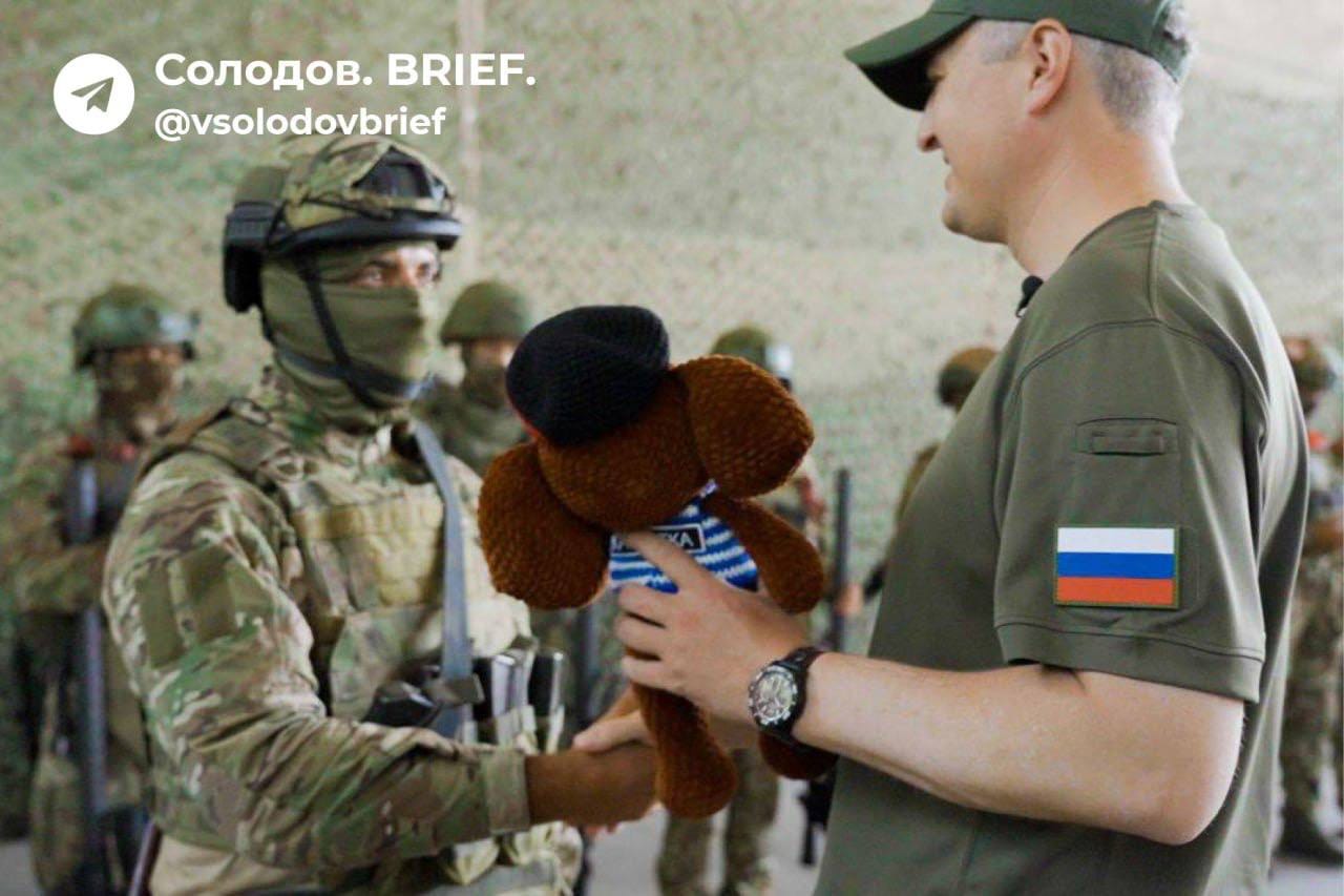 Губернатор Камчатки, награждавший подозреваемых в массовом убийстве в Волновахе военных, заявил, что не знаком с ними и не видел их лиц