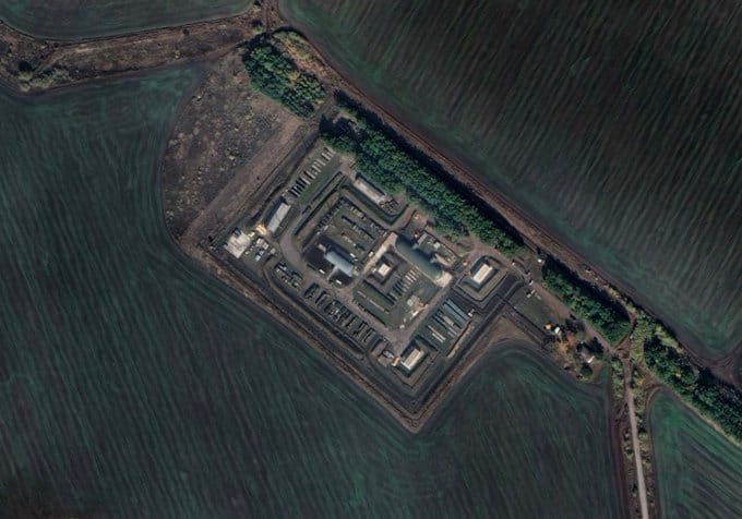 В Липецкой области после атаки дронов загорелся военный аэродром. Из близлежащих населенных пунктов эвакуируют жителей