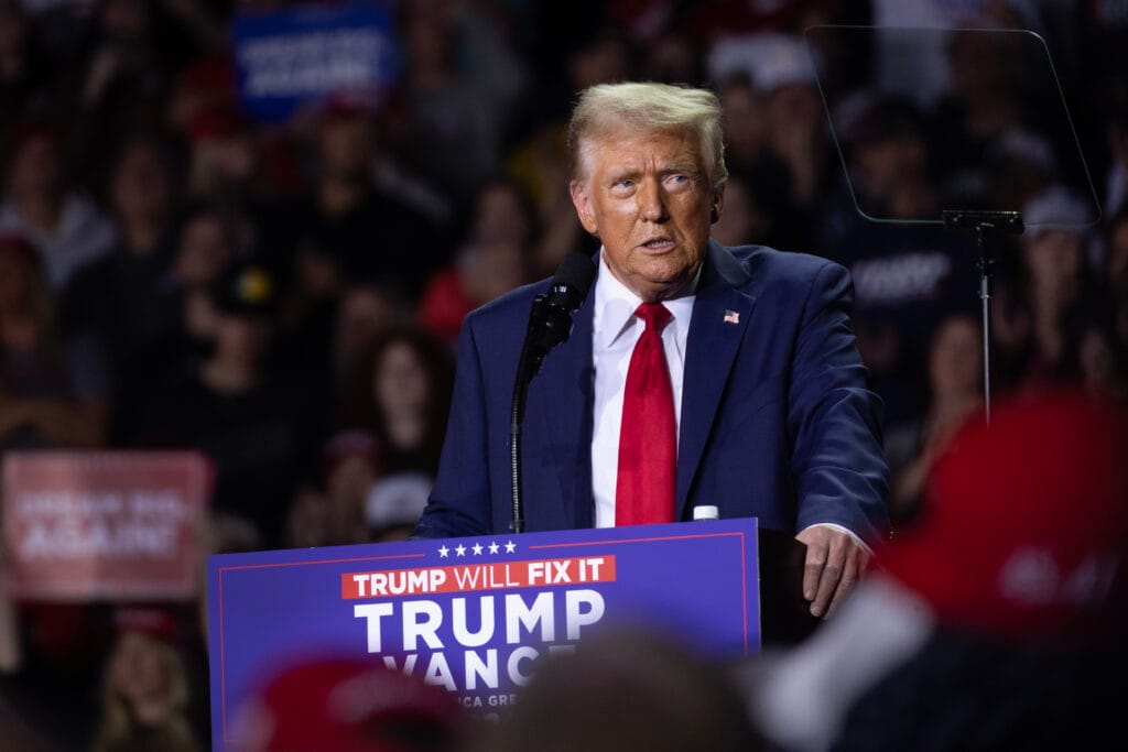 «Трамп может сильно надавить на Москву и заставить ее сесть за стол переговоров» — американистка Филиппенко 