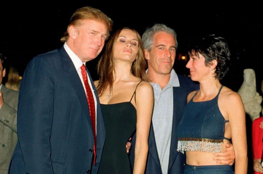 Депутаты-демократы опубликовали открытку, которой Трамп поздравил Эпштейна с 50-летием. Ранее Трамп отрицал ее существование