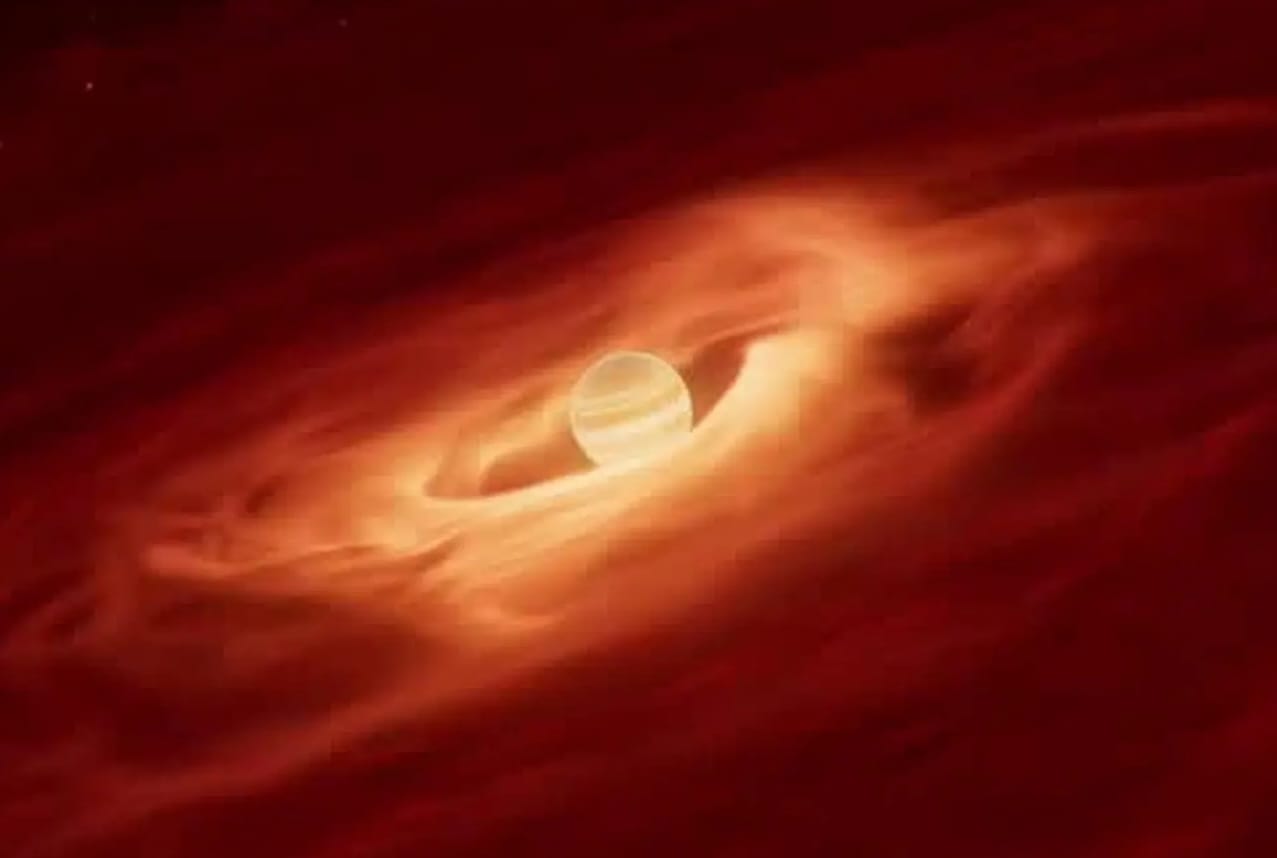 Астрономы зафиксировали рекордный скачок роста у «планеты-изгоя» — ее масса увеличивается со скоростью 6 млрд тонн в секунду