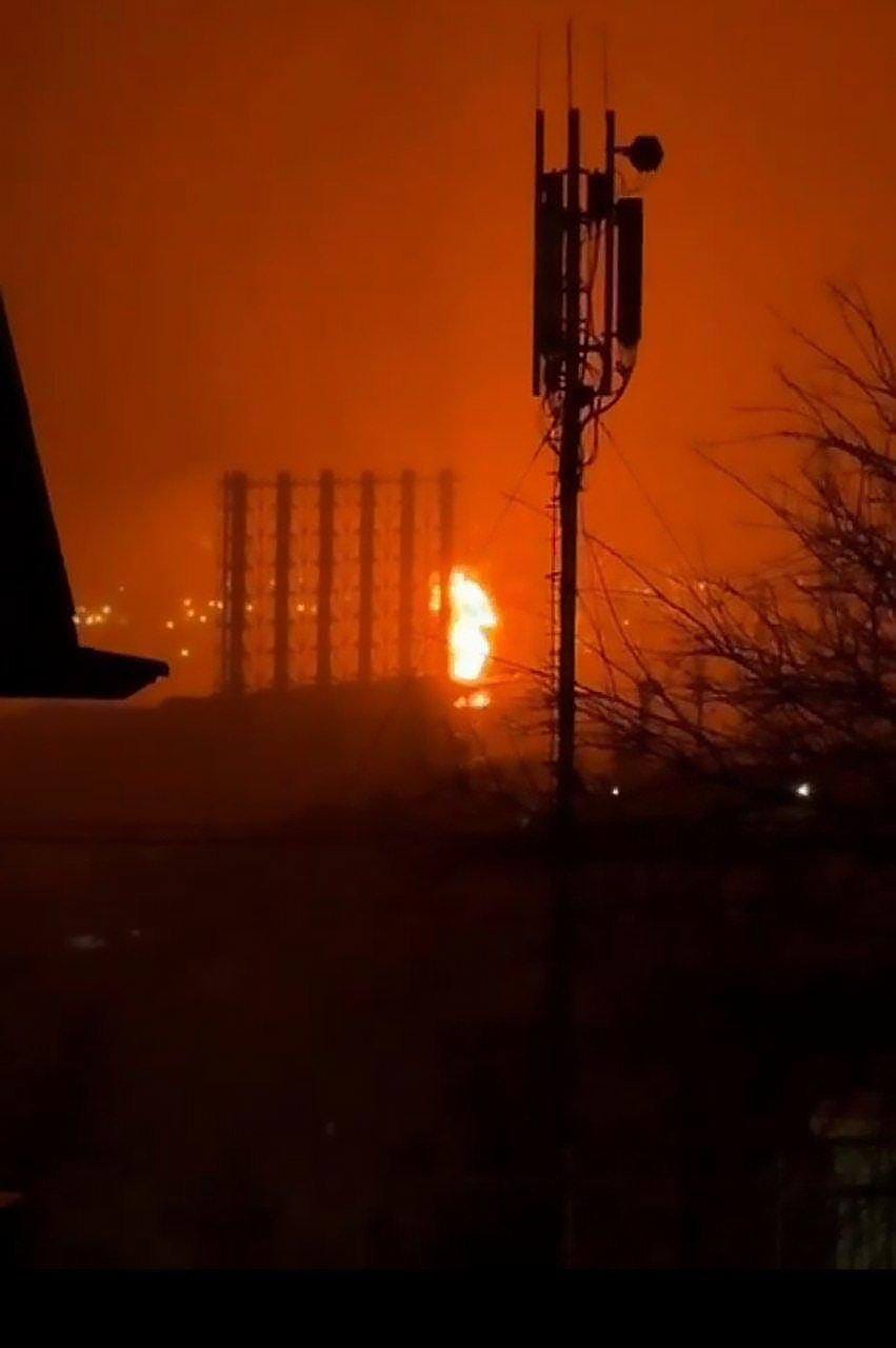 Дроны атаковали НПЗ «Роснефти» и порт в Туапсе 