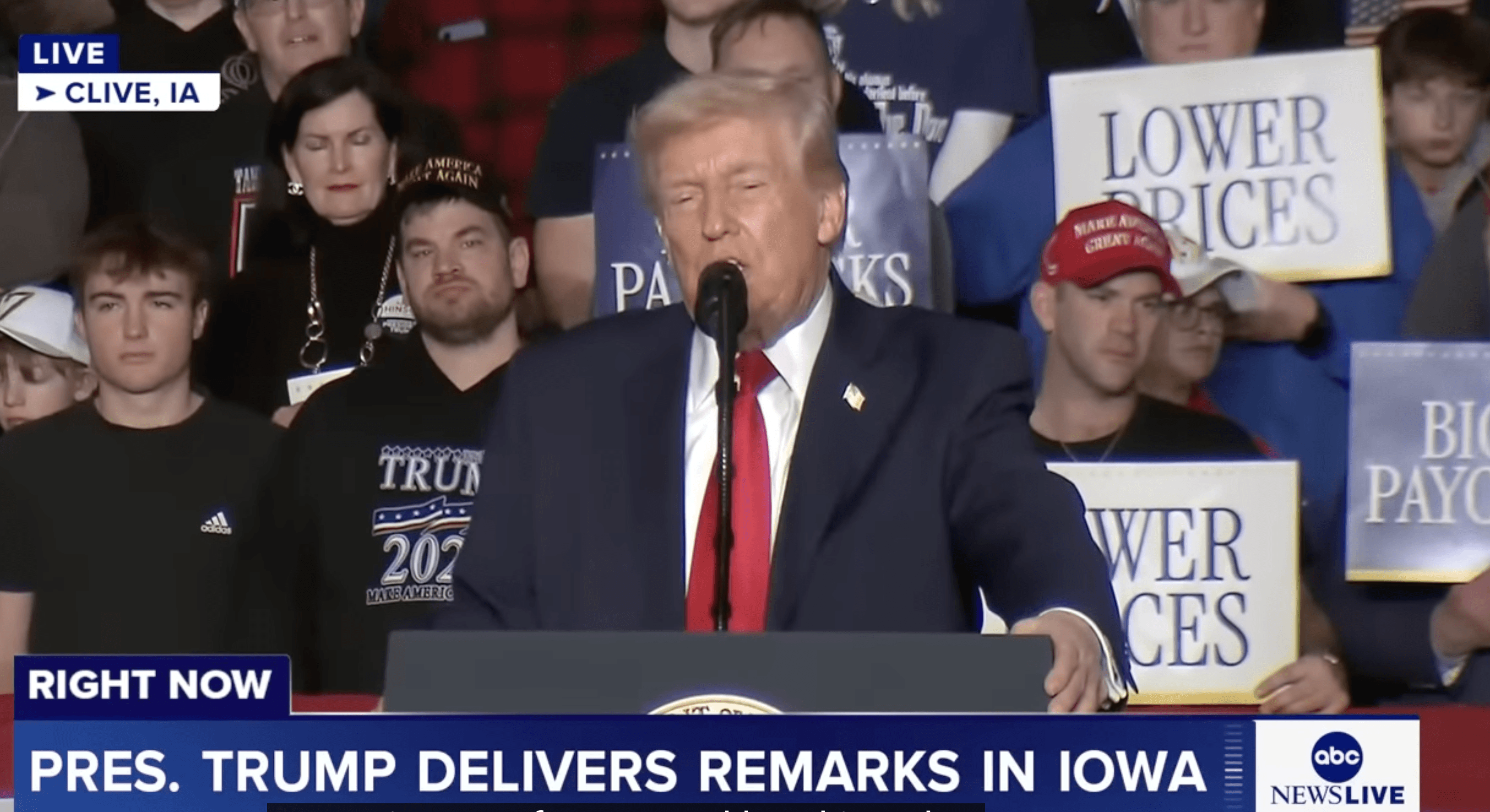 Трамп заявил, что США отправили к Ирану «еще одну прекрасную армаду»