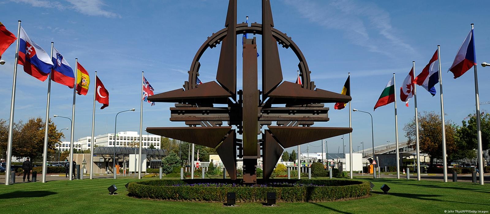 В НАТО заявили, что не верят в намерения России заключить мир. Ранее постпред США при НАТО называл мирное соглашение «близким как никогда»