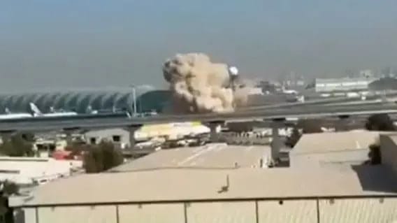 Беспилотник ударил по аэропорту Дубая незадолго до того, как президент Ирана пообещал не наносить удары по соседним странам