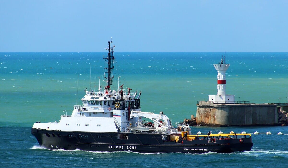 ВМС Украины нанесли удар по российскому кораблю «Василий Бех». Он вез на оккупированный остров Змеиный боеприпасы, оружие и моряков