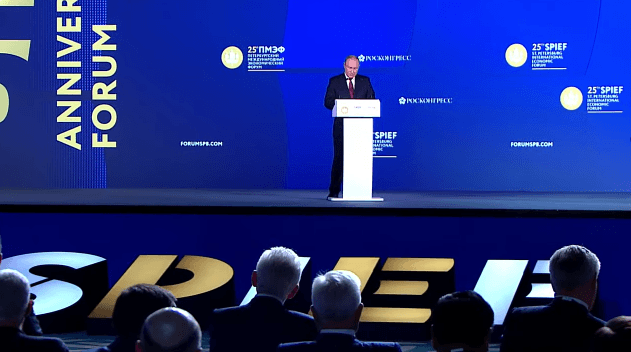 Путин рекомендовал снизить ставку по программе льготной ипотеки с 9% до 7%