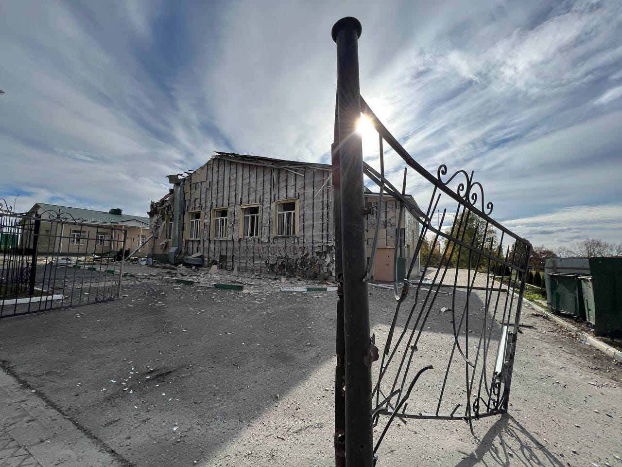 Губернатор Гладков заявил о гибели двух человек в Шебекино. Местные жители говорят, что получили сообщения об обстрелах после их окончания