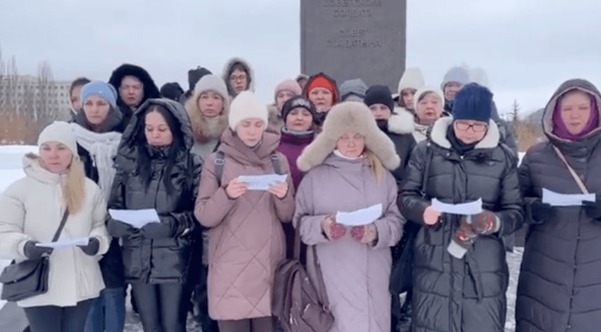 «Им говорят, что они будущие двухсотые». Жены мобилизованных из Татарстана пожаловались, что военные «ДНР» отправляют их мужей на убой