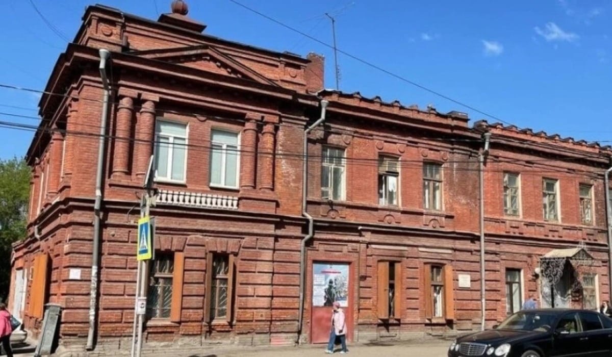 Гражданина Казахстана приговорили к 13 годам заключения по делу о поджоге омского военкомата