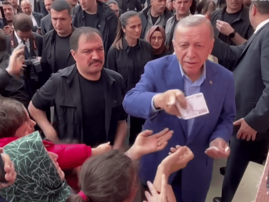 «Выборы в Турции не были справедливыми. Люди боятся, журналистов и оппозиции нет, режим Эрдогана арестует всех несогласных» — политолог