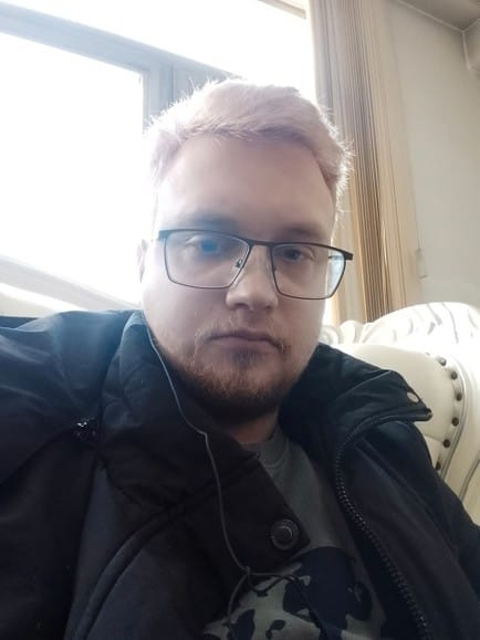 «Мешок на голову, шокер, все как обычно». Антивоенный активист Рожков рассказал, как его вывозили из Кыргызстана