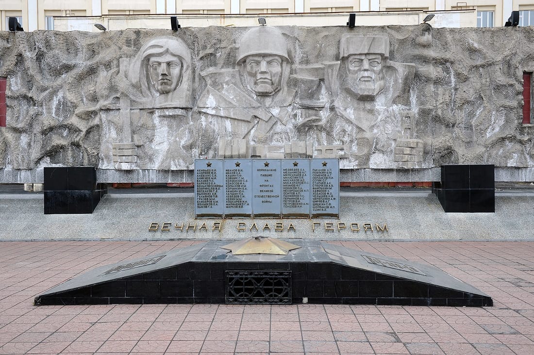 В Норильске потушили Вечный огонь, подозрение пало на детей 10 и 11 лет. Юристы утверждают, что уголовное дело придется закрыть