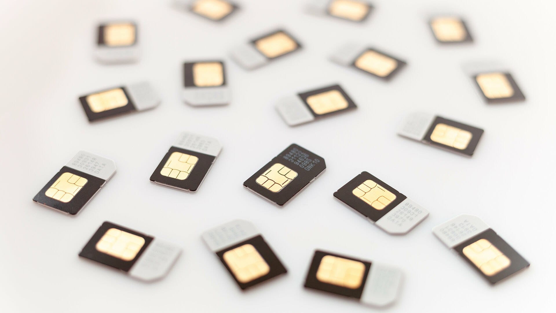 Роскомнадзор проверит сведения об иностранцах с российскими сим-картами. От них потребуют явиться в салон связи с удостоверением личности