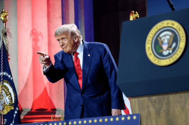 Трамп пообещал значительно повысить тарифы для Индии из-за закупок российской нефти