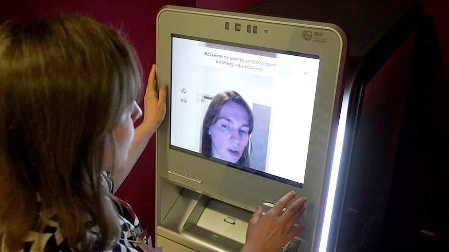 В правительстве России собираются заставить маркетплейсы идентифицировать покупателей товаров 18+ по биометрии