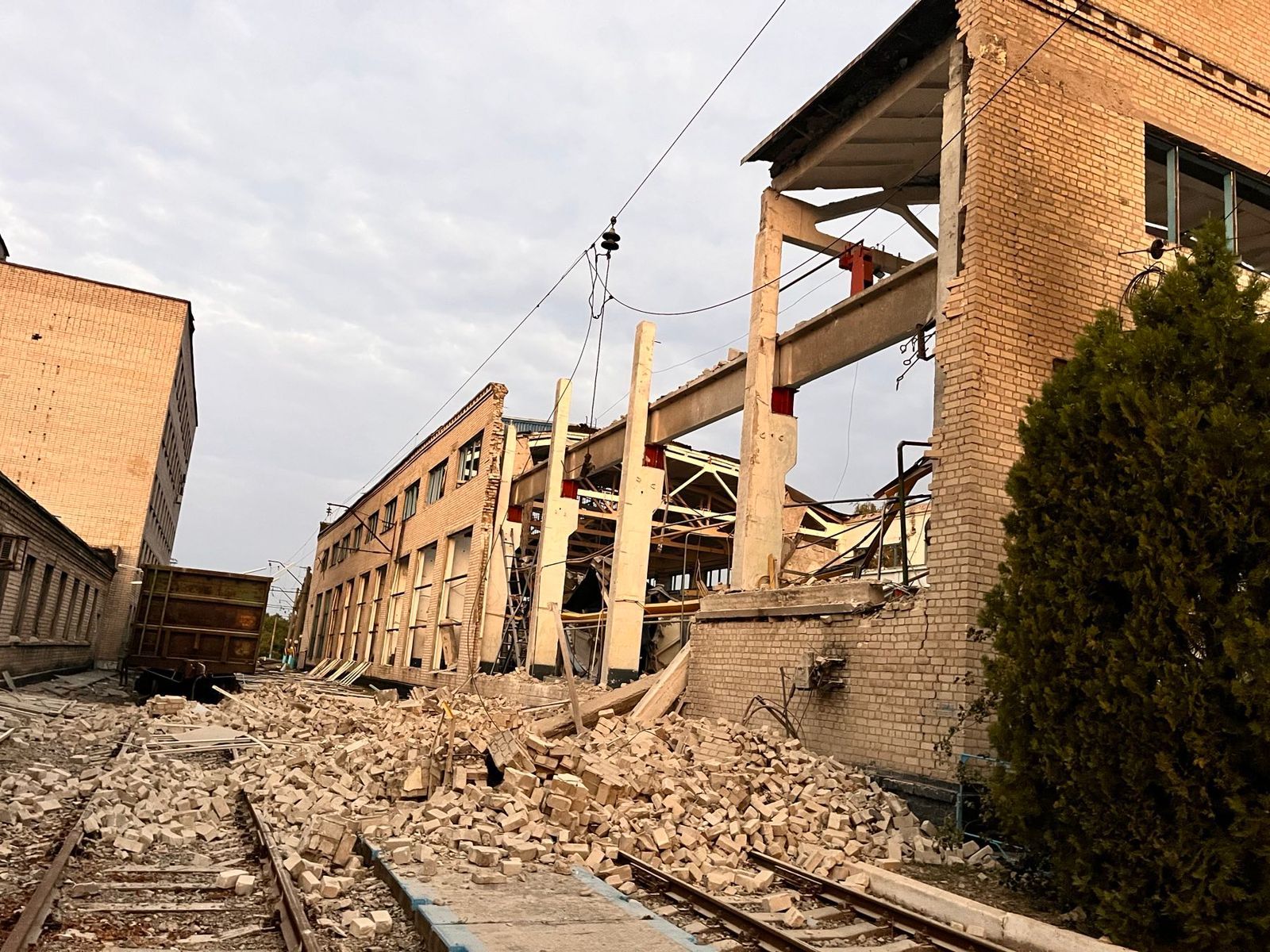 Последствия удара по станции Нижнеднепровск-Узел